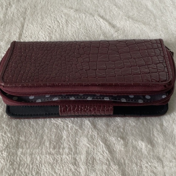 Kenneth Cole Reaction Red Wallet Croc-Embossed Zip-Around - Picture 6 of 6